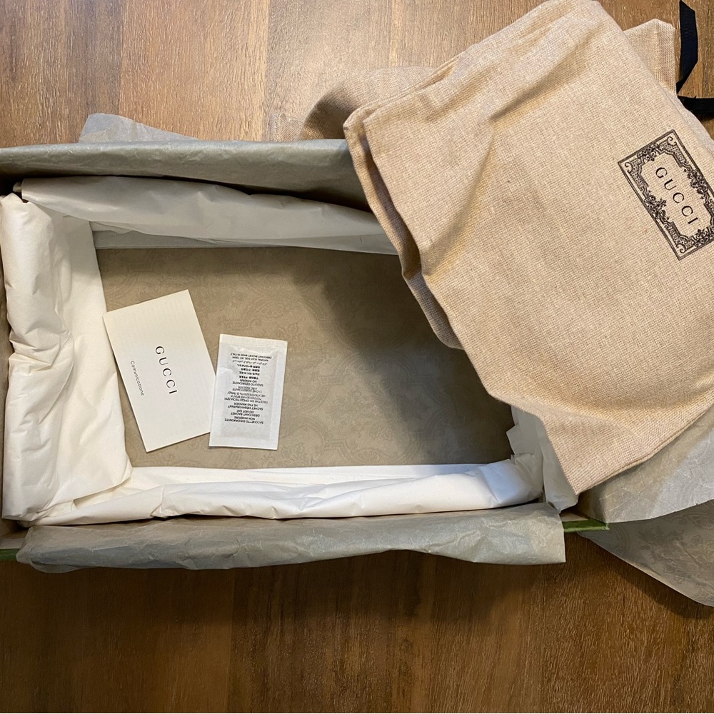 Gucci Beige and Red Slip-On Sneakers - Picture 2 of 11